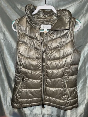 Chaleco acolchado acolchado plateado con bolsillos grandes Calvin Klein Performance para mujer Foto 1 de 4