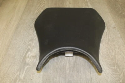 2002 2003 yamaha yzf r1 FRONT DRIVERS SEAT PAD SADDLE PILLION 5PW-24710-01-00 - Image 1 of 4