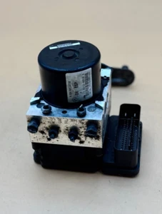 Mercedes-Benz GLK350 C300 ABS Anti Lock Break Pump Unit Module A2044313712 - Picture 1 of 9