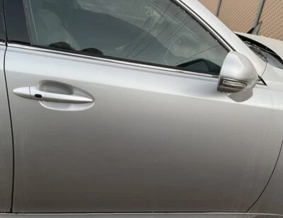 Puerta delantera derecha pasajero LEXUS IS250 plateada 2006-2013. OEM Foto 1 de 3