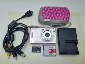 SONY CYBERSHOT DSC-W55 7.2MP DIGITAL CAMERA - Pink Working Battery + Charger - Picture 1 of 14