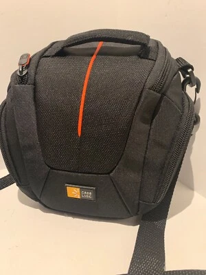 Case Logic camera bag. NEW w tags. Black with orange interior. (DCB-304) 4 zips. - Image 1 of 3
