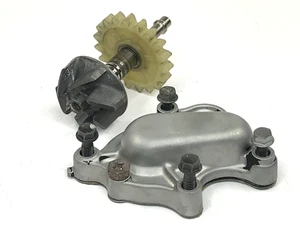 94 Honda CR 500 CR500 OEM Engine Cooling Water Pump Shaft Gear Cover - Bild 1 von 7