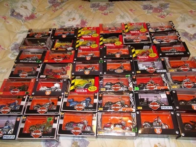 ENORME LOTE DE MOTOS HARLEY ESCALA 1/18 48 TOTAL ENVÍO GRATIS EN ADICIONAL Foto 1 de 4