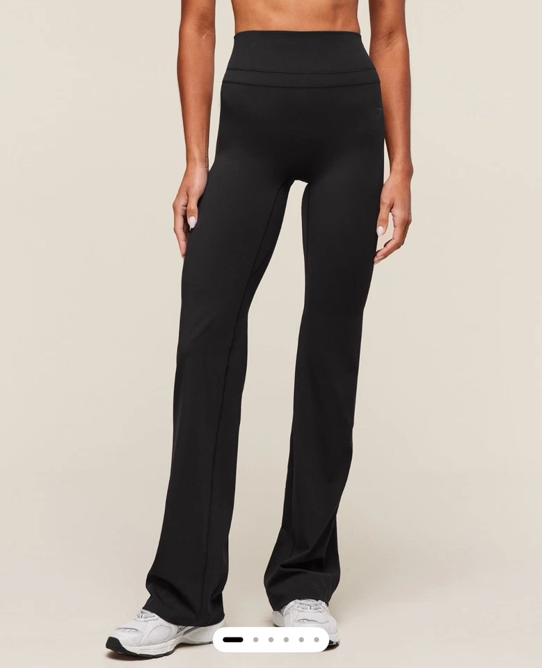 Gymshark Whitney喇叭打底裤 — 第 1/4 张图片