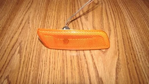 AUDI A3 FRONT SIDE MARKER LIGHT RH 2006-2008 OEM PASSENGER 8P4 945 072 - Picture 1 of 2