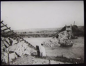 Glass Magic Lantern Slide CHATEAU THIERRY DESTROYED BRIDGE WW1 PHOTO FRANCE - Picture 1 of 2
