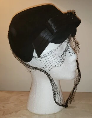 Sombrero retro vintage GENUINO TERCIOPELO AÑOS 20 lazo de encaje negro | El velo necesita ser reemplazado. Foto 1 de 4