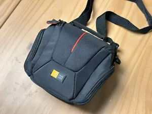 Case Logic CAMERA CASE Padded 3 Zippered Compartments Belt Shoulder Strap Black - Picture 1 of 5