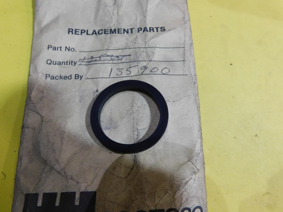 ПРОКЛАДКА КРЫШКИ ТОПЛИВНОГО БАКА 135900 ДЛЯ БЕНЗОПИЛЫ JONSERED --- КОРОБКА 34 P - Изображение 1 из 1