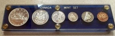 Nice 1962 Canada Silver Mint Set, 6 coins/4 Silver, Neat Blue Acrylic Holder - Image 1 of 4