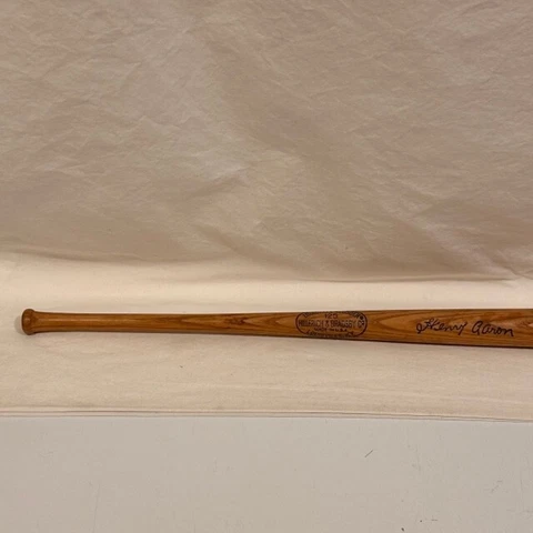 Henry Aaron Mini Baseball Bat - 125 Louisville Slugger - VGC - 16" - Hank Aaron Cover