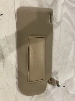 2003 2004 2005 2006 2007 2008 Mazda 6 parasoles iluminados pasajero derecho Foto 1 de 3