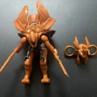 Mega Construx Bloks Halo Yellow Prometheus Knight Drone Collectible Figure Toy - Image 1 of 4