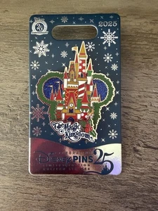 2025 Disney Parks Happy Holidays Weihnachtsschloss Magic Kingdom LE 2000 Pin - Bild 1 von 1