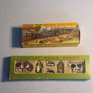 Britain's Lilliput Farm Series & Merit Railway Accessories Potter Bars - Imagen 1 de 6