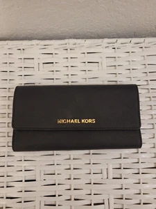 MICHAEL KORS JET SET TRAVEL TRIFOLD LARGE BLACK WALLET NEW WITHOUT TAGS - Picture 1 of 4