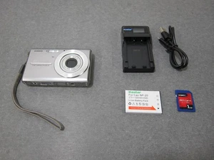 Cámara digital Casio EX-Z75 plateada con cargador de batería tarjeta de memoria de 1 GB - ¡PROBADA! - Imagen 1 de 11