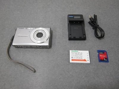 Casio Digital Camera EX-Z75 Silver w/ Battery Charger 1GB Memory Card - TESTED! - Image 1 of 4