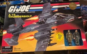 GI JOE 1997 A-10 Thunderbolt Toys R Us EXCLUSIVE General Hawk & Ace Warthog Jet - Picture 1 of 16