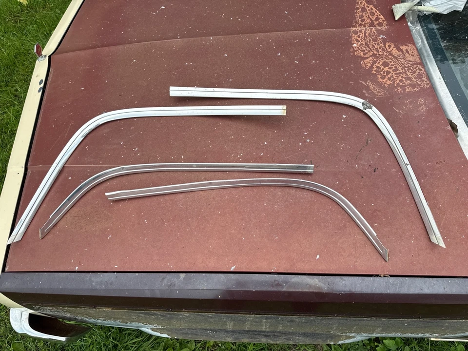 Chevrolet El Camino GMC Caballero 1978 1987 juego de 4 molduras de ventana trasera Foto 1 de 4