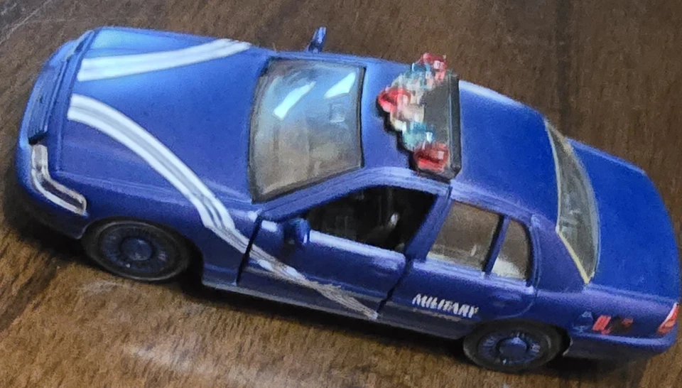 Coche interceptor de Ford GI JOE a escala 1:44 de 4" Policía militar Diecast Maisto Foto 1 de 4