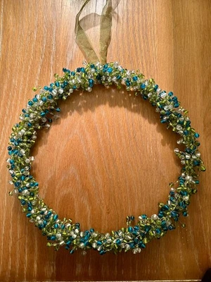 Guirnalda de cuentas de vidrio con cable de pimienta retirada Pottery Barn 12" verde azulado Foto 1 de 4