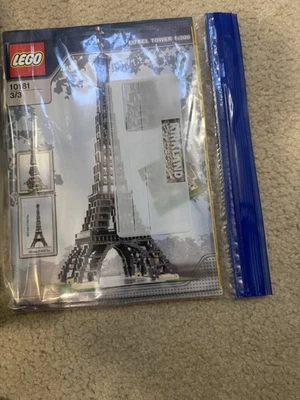 Lego 10181 Eiffel Tower Used, 100% complete, 1:300 Scale, 2007 edition - Image 1 of 2