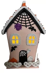 Sweet Street 8” Rosa LED Fantasma Araña Caramelo Maíz Halloween Casa de Pan de Jengibre - Imagen 1 de 8