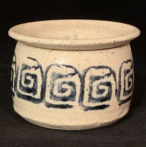 Pottery Oil Burner Diffuser with Wick signed 2 3/4 in. tall - Picture 1 of 7