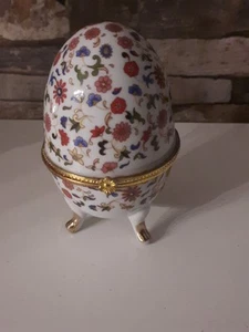 sehr dekoratives Porzellan Schmuckei Floral Messing Dekoei Art Fabergè 9,5cm  - Bild 1 von 9