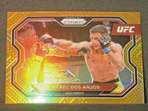 Rafael Dos Anjos 2020 Panini Prizm UFC naranja refractor #165 (50/99) paralelo - Imagen 1 de 2