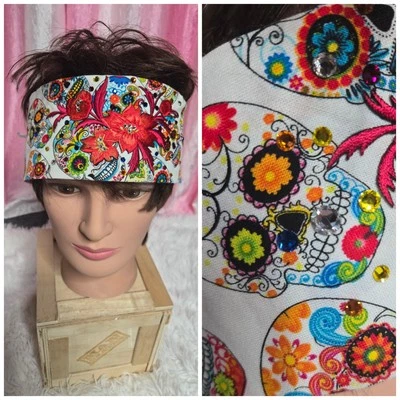 Banda para la cabeza de corbata de motociclista con estrás colorida hecha a mano con calavera de azúcar  Foto 1 de 4