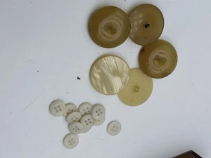 Funky Vintage Button Lot Ivory - Picture 1 of 6