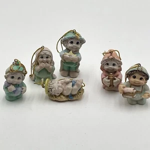 Vintage Tiny Nativity Figures Childlike Resin Giftco 6 Pcs - Picture 1 of 15
