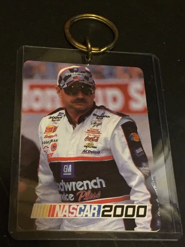 DALE EARNHARDT Nascar 2000 Collectible Trading Card KEY CHAIN  #3 RACING Legend Cover