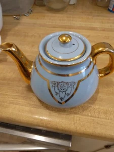 Vintage Fraunfelter China Periwinkle & Gold Teapot #312 Zanesville OH USA - Picture 1 of 7