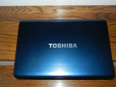 Toshiba Satellite L775D S7132 Foto 1 de 4