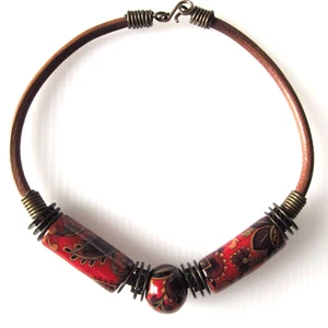 Boho Grobe Perlenkette 15" Rot Keramik Perlen Leder Messing Ton Rustikal Halsband - Bild 1 von 6