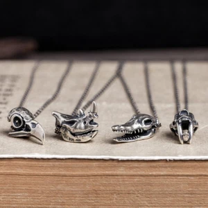 Small Exquisite Retro Gothic Animal Pendant Oxidized Made S925 Sterling Silver - Picture 1 of 17