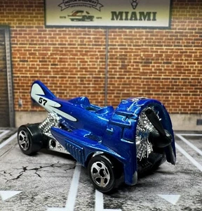 1996 Hot Wheels 1/64 blau Diecast Dog Fighter - Bild 1 von 7