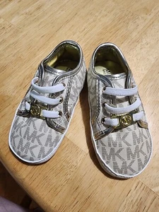 Michael Kors Tennisschuhe Kleinkind Größe 4, gebraucht, Top Zustand - Bild 1 von 4