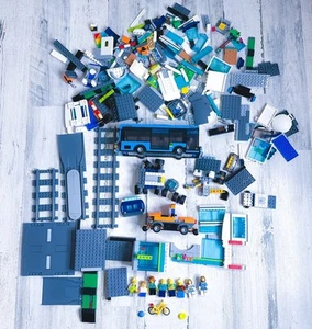 Lego Ersatzteile aus City Sets + Minifiguren - Bild 1 von 15