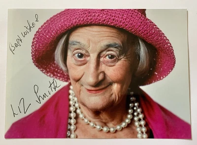 Liz Smith - The Royle Family - Original Hand Signed Autograph - Image 1 of 3