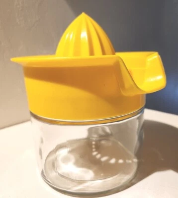 Exprimidor de limón vintage tapa amarilla con base de tarro de vidrio Gemco capacidad 12 oz EE. UU. Foto 1 de 4