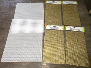 PAQUETE DE 4 HOJAS BORDADAS DE PLÁSTICO ADHESIVO DORADO BRILLANTE 6 X 10 EN 2 - Imagen 1 de 1
