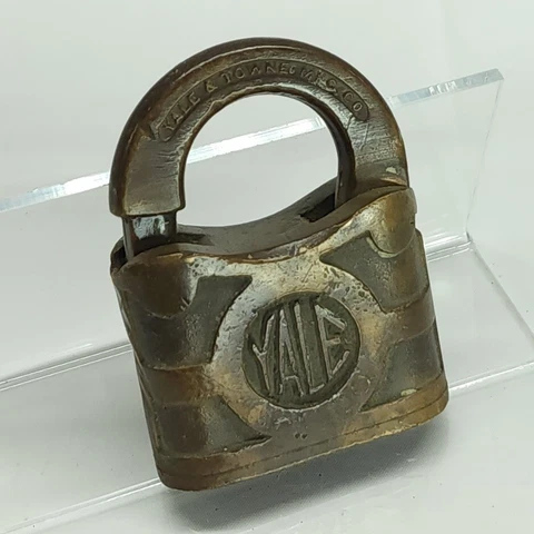 Antique Yale & Towne Brass Padlock w/Working Key, collectible, Locksmith Cover