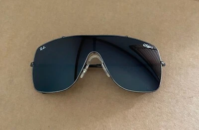 Gafas de sol Ray-Ban RB 3697 WINGS II 004 87 monturas plateadas/negras lentes grises Foto 1 de 4