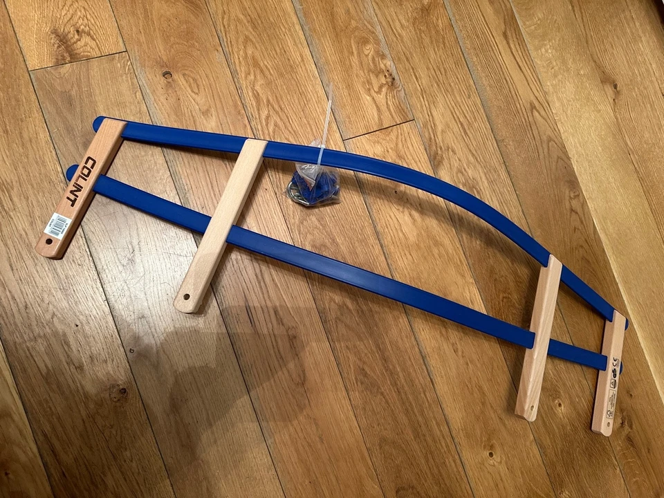 Colint Schlitten Rückenlehne – Holz & Metall, blau, Kinderlehne Wintersport - Bild 1 von 3