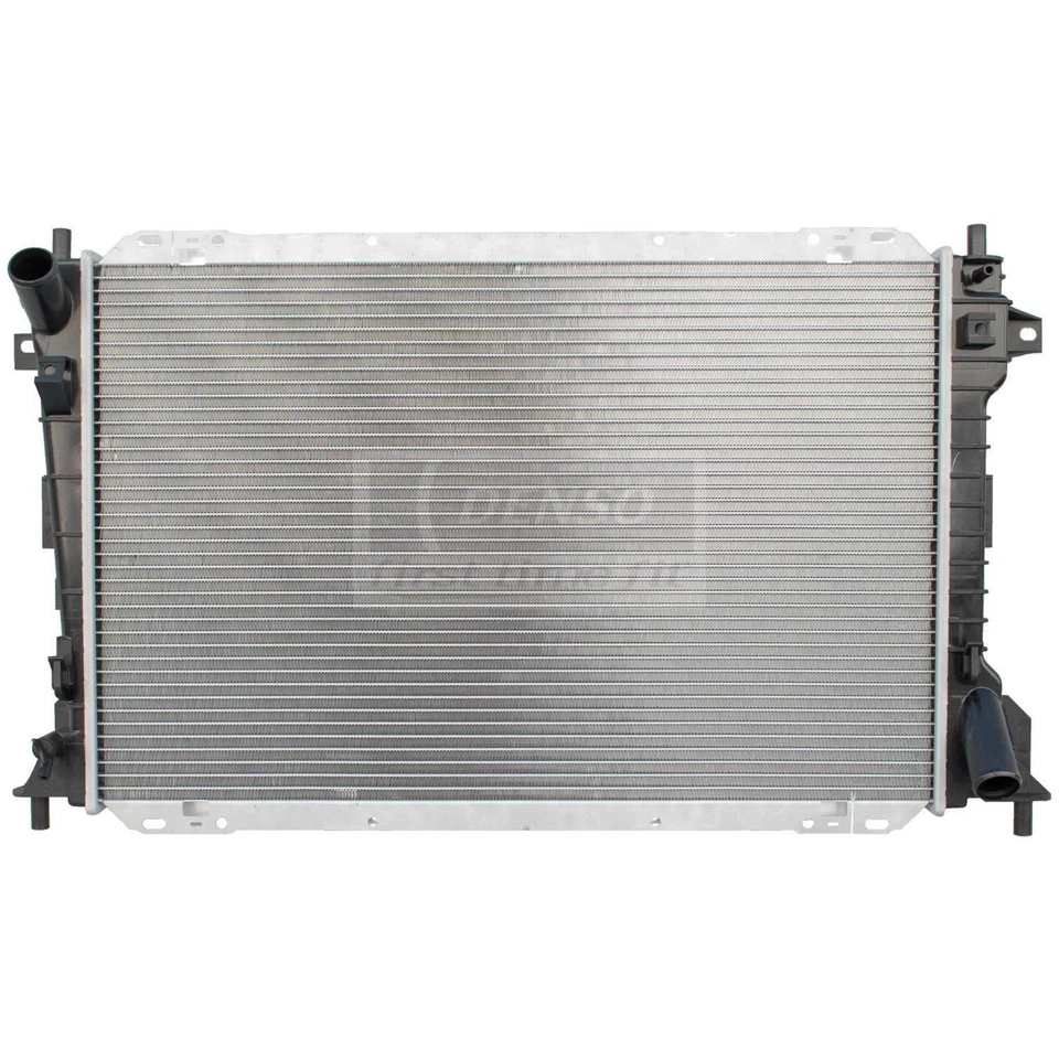 Radiador DENSO Auto Parts para Lincoln Town Car 2002 Foto 1 de 1